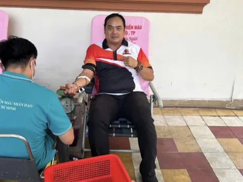 Ông Giáp Trung Thang lan tỏa hạnh phúc bằng hành động hiến máu tình nguyện