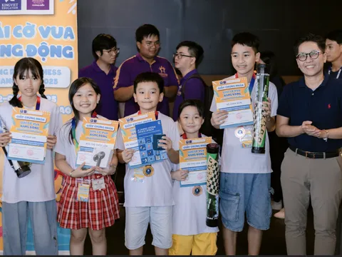 Học sinh TPHCM tham gia Giải cờ vua của những tấm lòng, biến lệ phí tham dự thành ‘Quân cờ Hạnh Phúc’