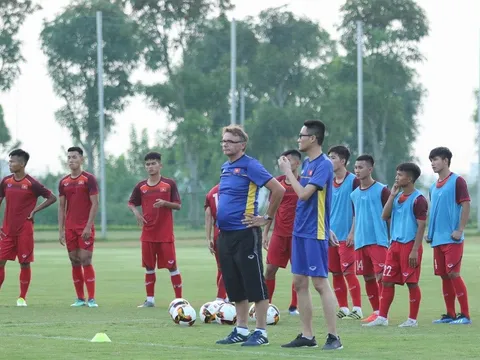 HLV Troussier gọi cầu thủ từng xuất ngoại lên U23 Việt Nam