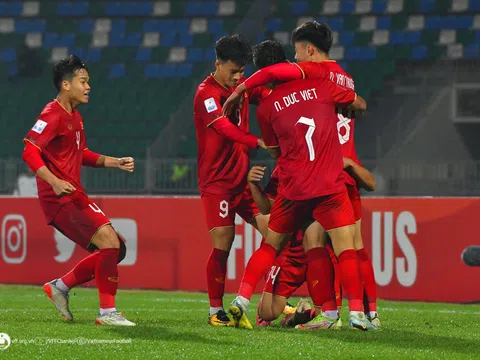 HLV Kiatisak 'chấm' một cầu thủ U20 Việt Nam sau giải châu Á