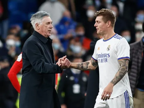 HLV Ancelotti và Kroos 'dành tặng' những lời cay đắng nhất cho 'kẻ đóng thế Ronaldo'