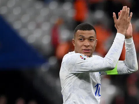 Chói sáng trong ngày nhận băng thủ quân, Mbappe vượt mặt Quả bóng Vàng ở thống kê ấn tượng