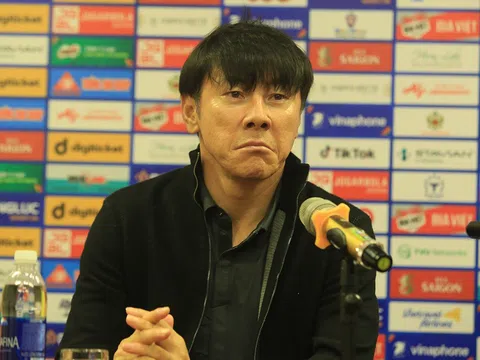 HLV Shin Tae Yong 'đứng ngồi không yên' vì động thái của FIFA với Indonesia