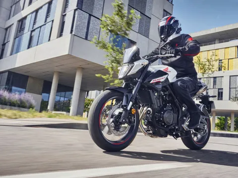 Ấn tượng loạt xe phân khối lớn thế hệ 2024 nhà Honda sử dụng công nghệ ly hợp điện tử E-Clutch cực chất