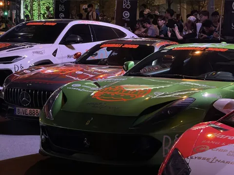 "Đại tiệc" siêu xe Gumball 3000 hâm nóng không khí cuối tuần tại đại lộ Lê Lợi