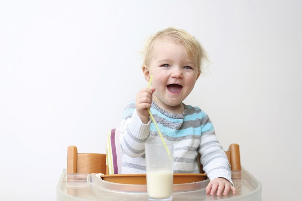 Sữa TH True Milk dùng cho trẻ mấy tuổi? Khi trẻ từ 1 tuổi trở nên, bố mẹ có thể cho bé uống sữa tươi