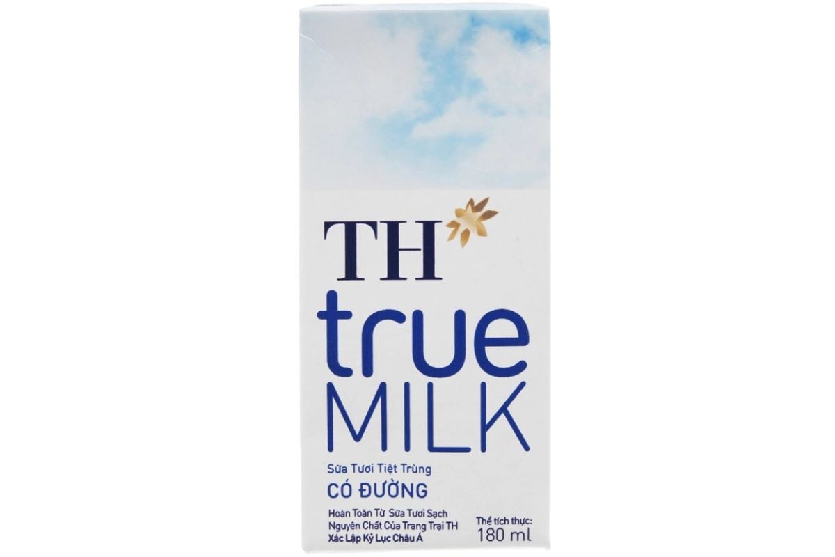 TH True Milk có đường giúp bổ sung dưỡng chất và vitamin cần thiết cho cơ thể
