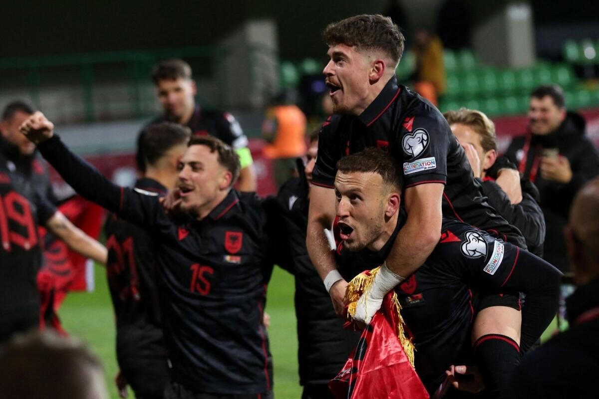 Albania dẫn đầu bảng đấu với 4 trận thắng, 3 trận hoà và chỉ với 1 trận thua