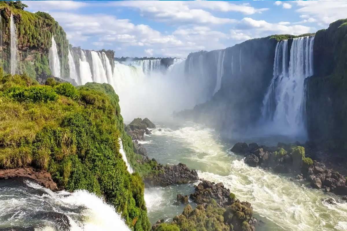 Thác Iguazu sở hữu vẻ đẹp thiên nhiên hùng vĩ