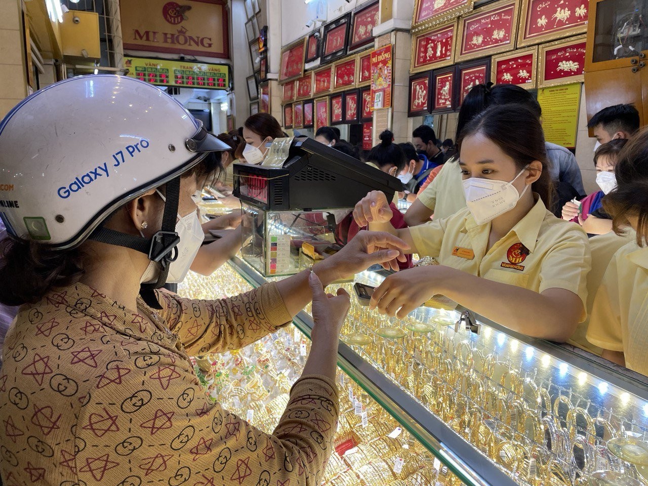 Vàng trắng ngày càng trở nên phổ biến tại Việt Nam