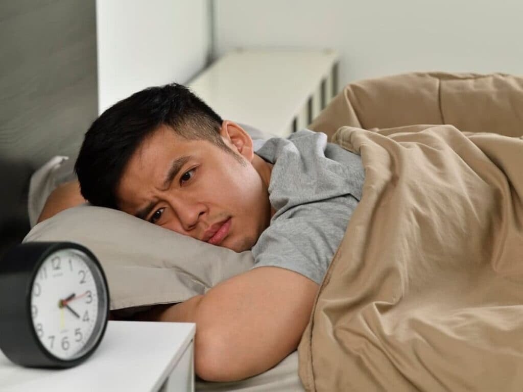 Sử dụng liều cao có thể khiến bạn cảm thấy lo lắng và mất ngủ ở những người có tiền sử trầm cảm