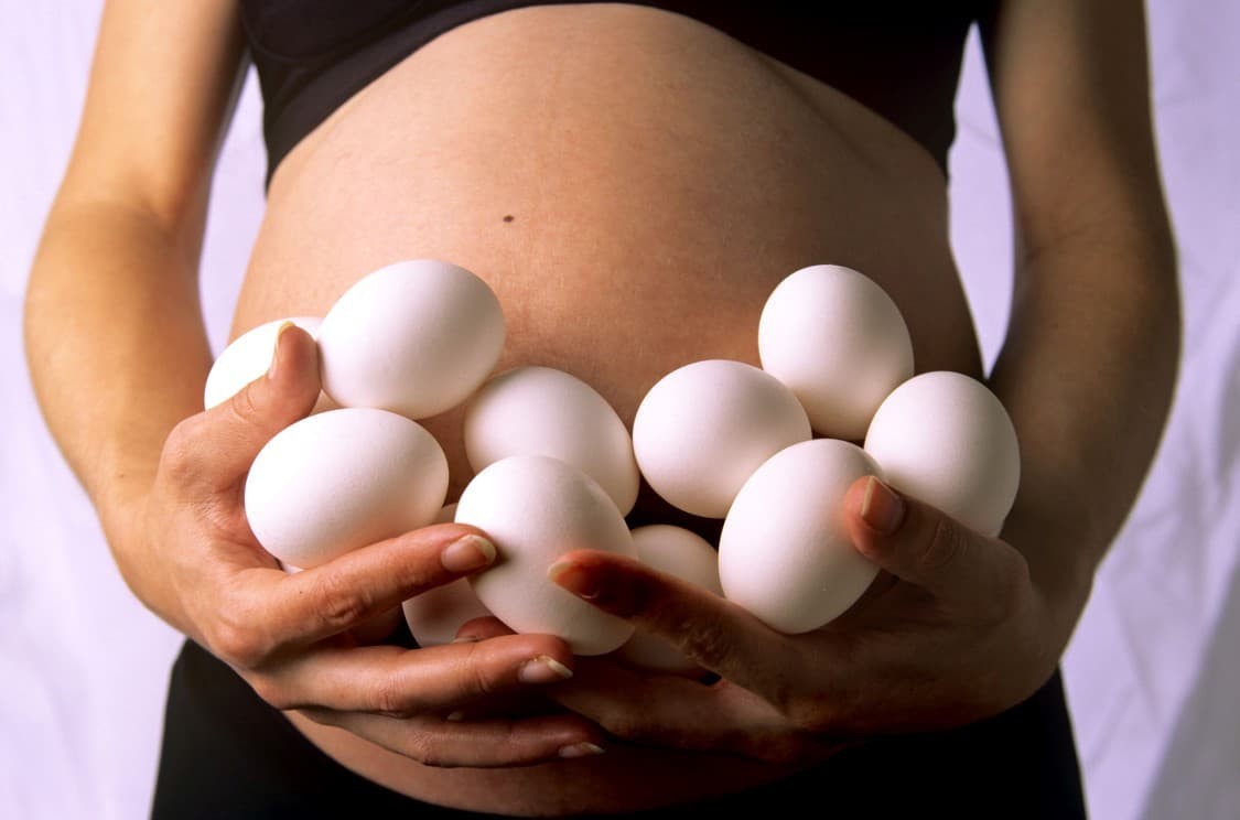 Phụ nữ có thai cần thận trọng khi ăn trứng lòng đào