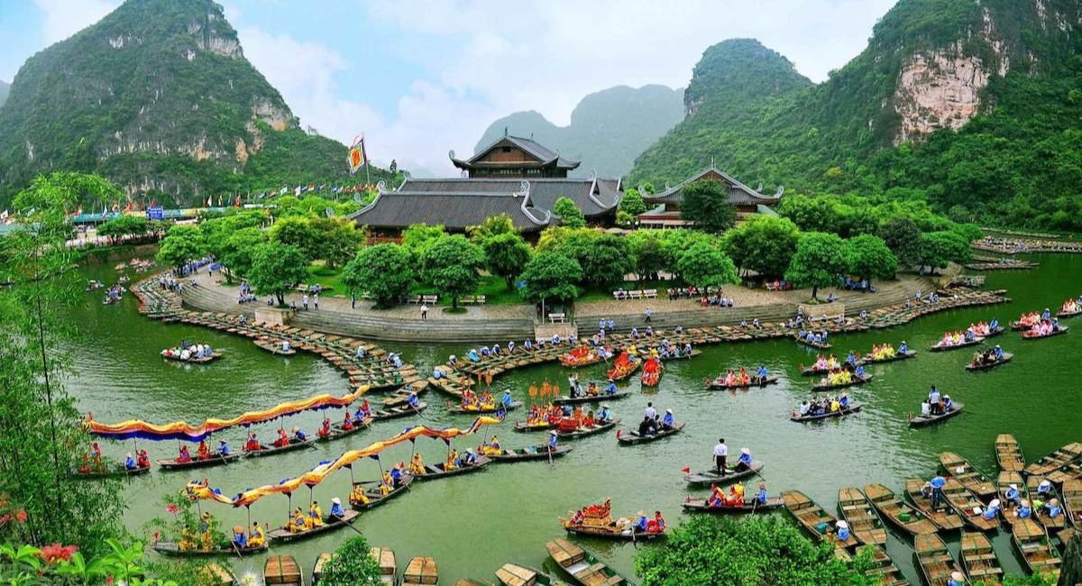  Tọa lạc tại Ninh Bình, Tràng An hàng năm thu hút hàng chục nghìn du khách