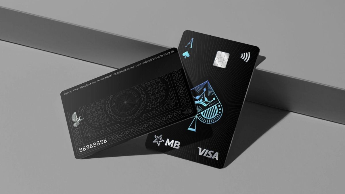 Thẻ đen là loại thẻ tín dụng có hạn mức và đặc quyền cao cấp cho khách hàng VIP