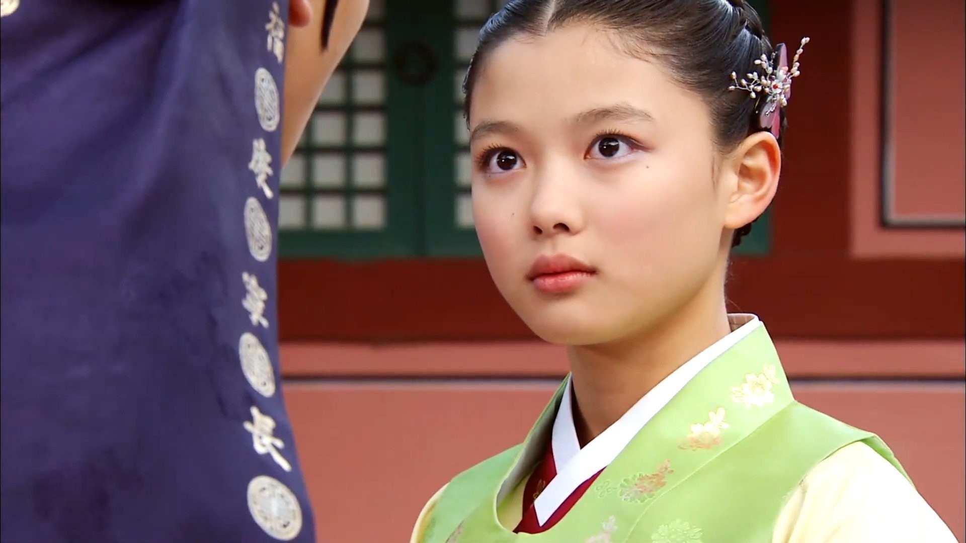 Các tập phim có sự tham gia của Kim-Yoo-jung tiêu biểu có mặt trăng ôm mặt trời