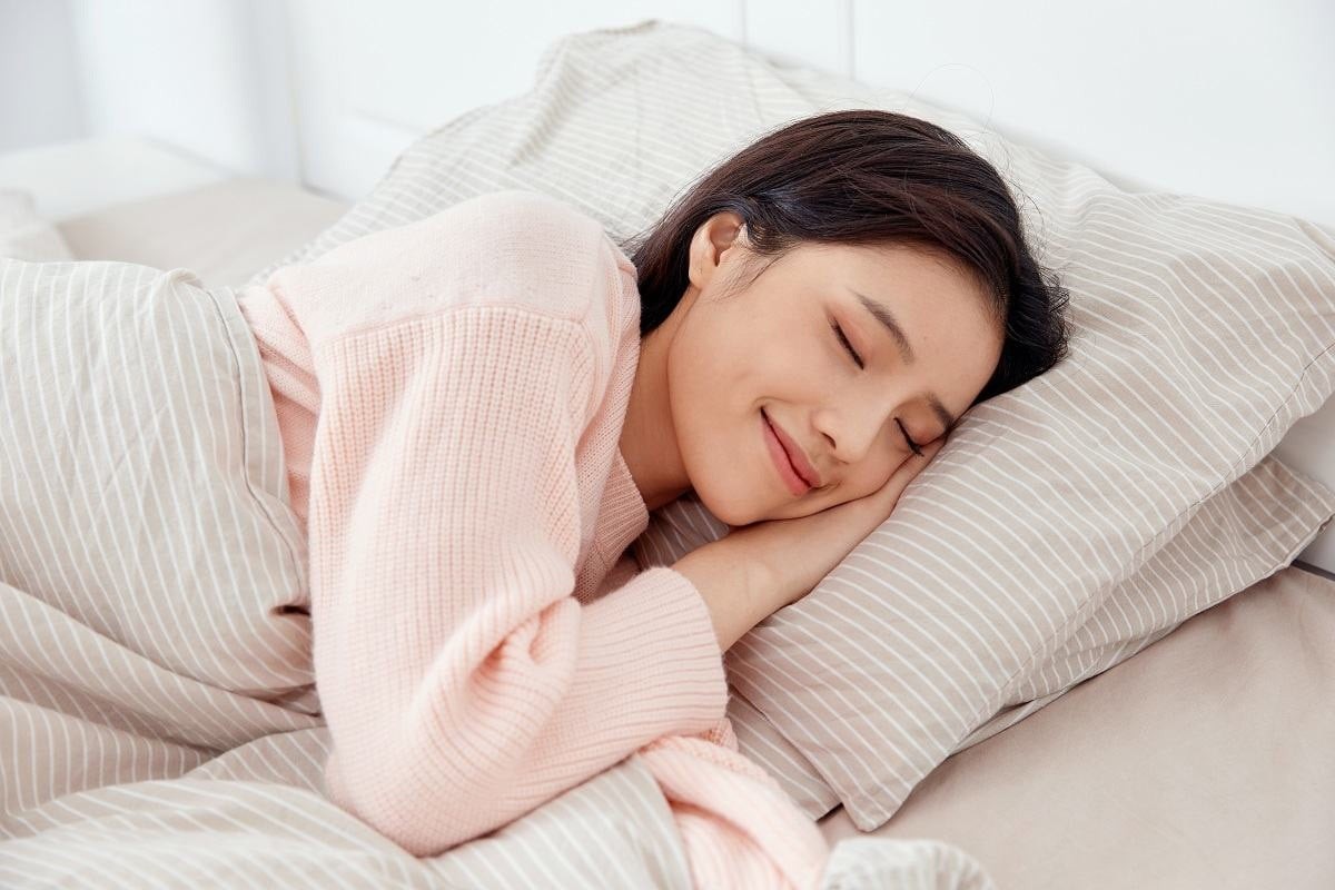 Gác chân lên tường giúp giảm căng thẳng và cải thiện giấc ngủ