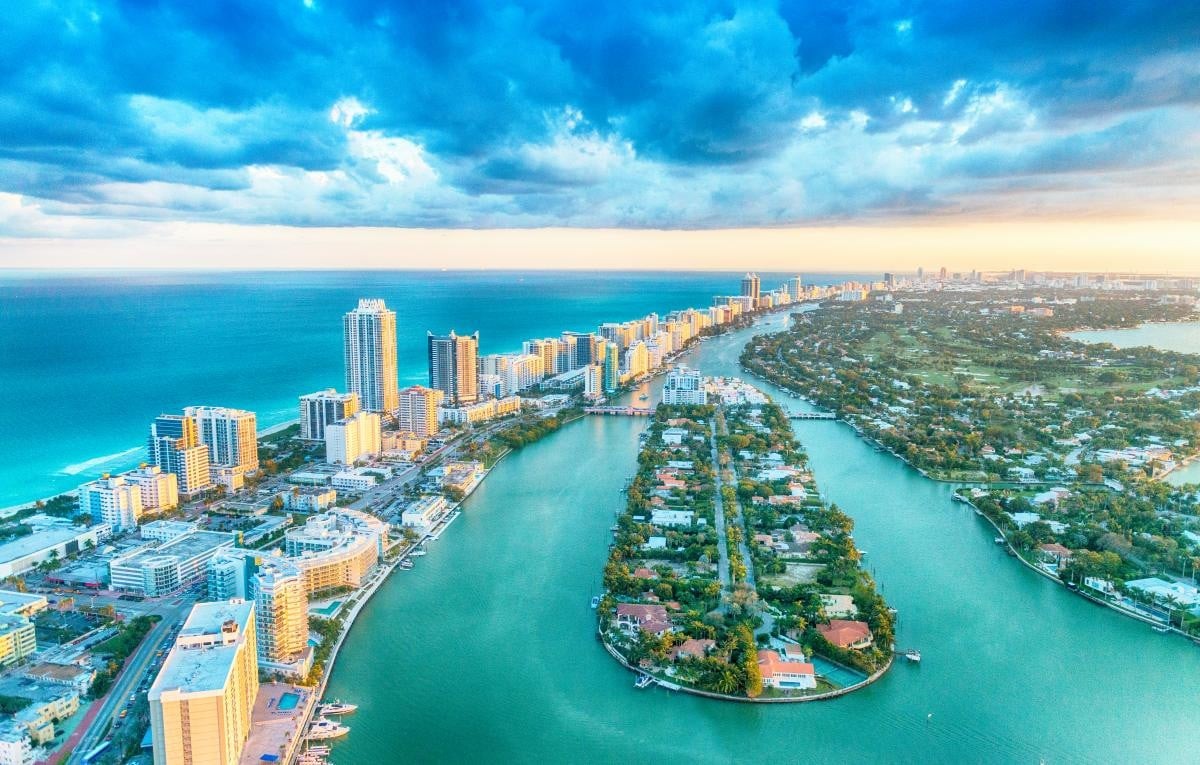 Miami nằm tại bang Florida, nổi tiếng với những bãi biển đẹp