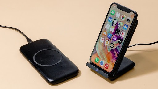 Nắm rõ iPhone 11 Pro có sạc không dây không giúp bạn dễ dàng tìm được bộ sạc phù hợp và tiện lợi nhất
