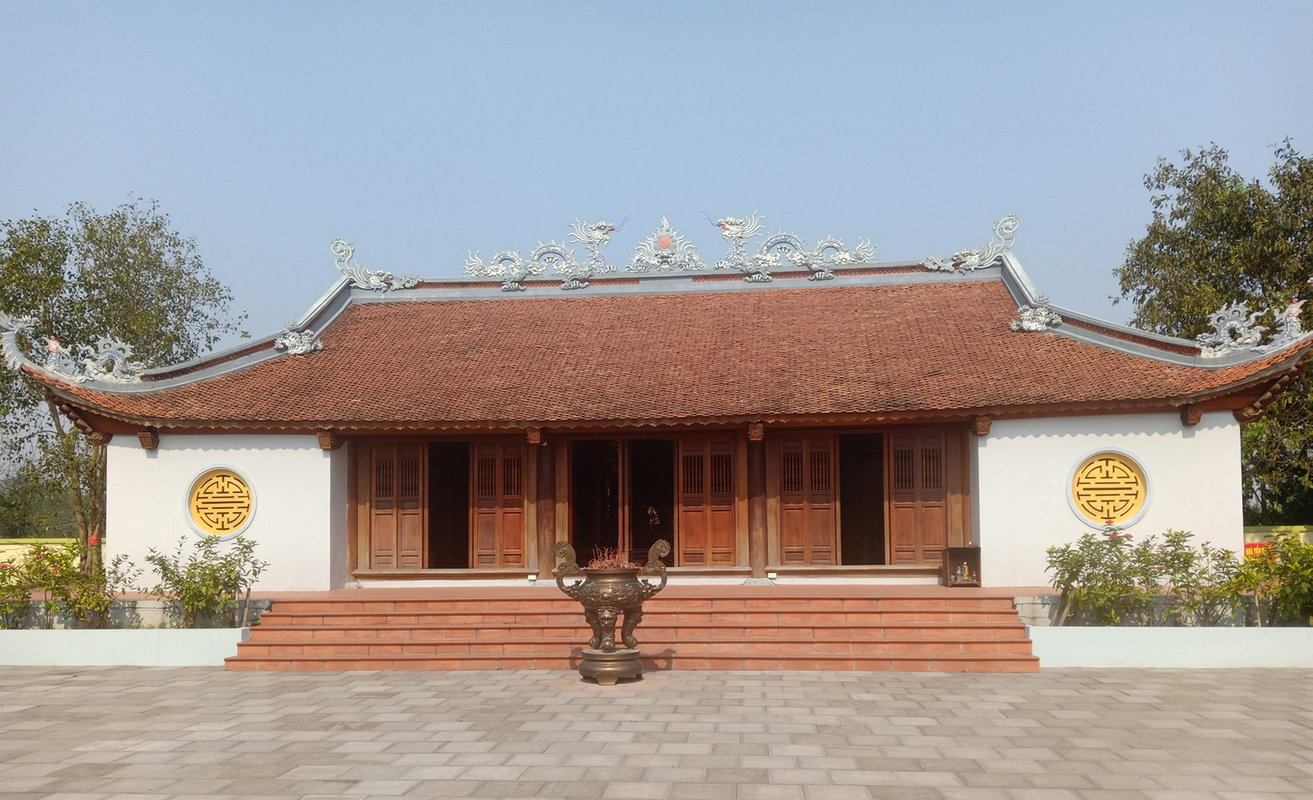 Lăng mộ Lý Nam Đế tại xã Vạn Xuân, huyện Tam Nông, tỉnh Phú Thọ 