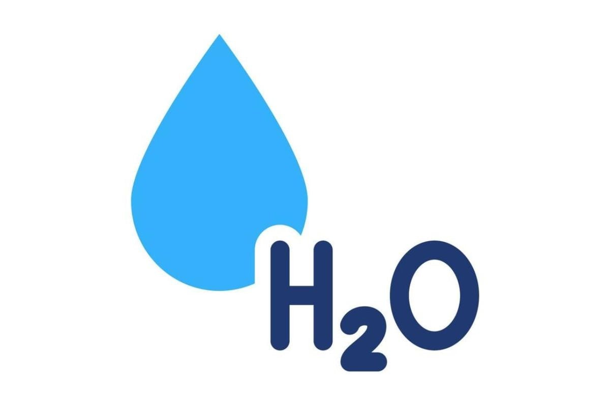 Nước có công thức hoá học là H2O