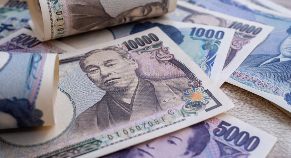Tỷ giá Yên Nhật hôm nay tiếp tục lao dốc