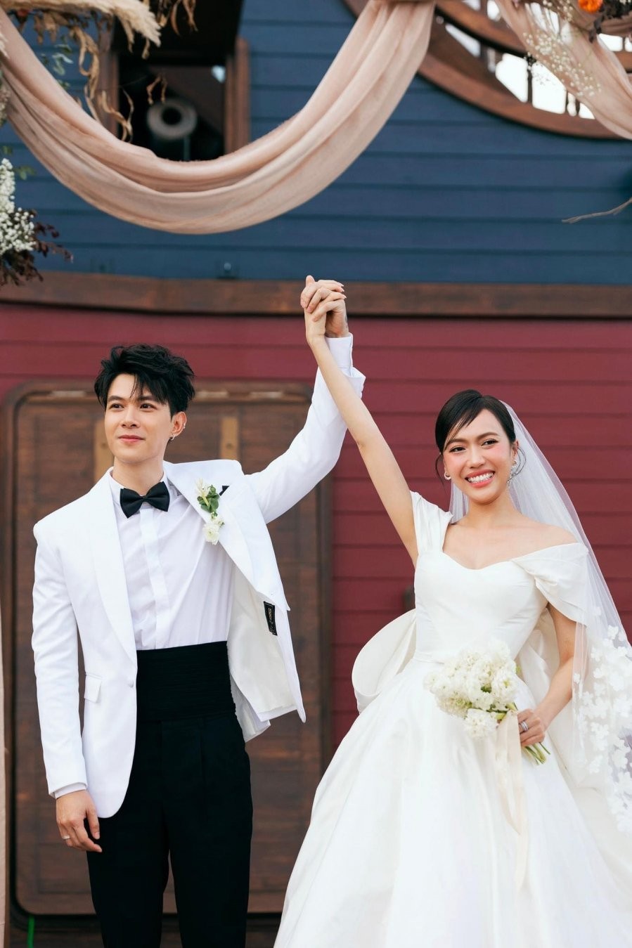 Sau thời gian 7 năm hẹn hò, cả hai chính thức về chung một nhà