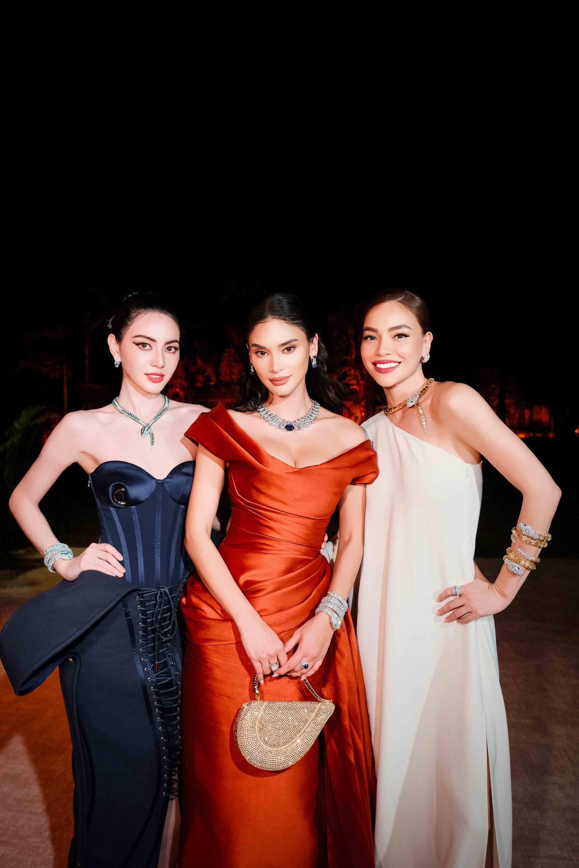 MAI DAVIKAH - PIA WURTZBACH - HO NGOC HA (2)