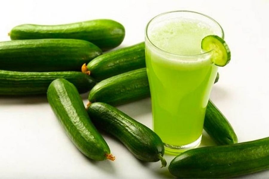 Dưa leo cũng cung cấp vitamin A và C, giúp duy trì độ đàn hồi cho da và chống lão hóa hiệu quả.