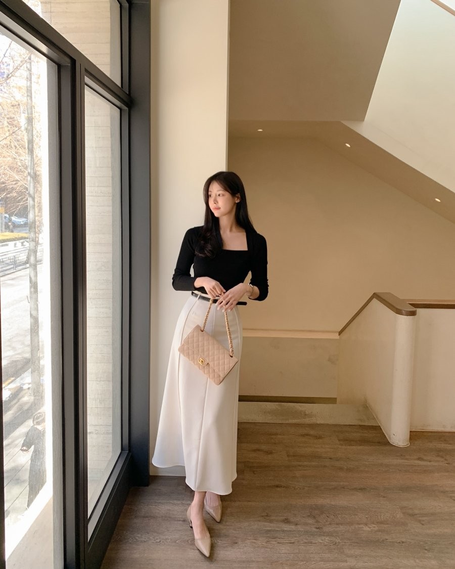 Kiểu váy này không chỉ ghi điểm ở sự trẻ trung, thời thượng mà còn giữ được nét thanh lịch cần có.