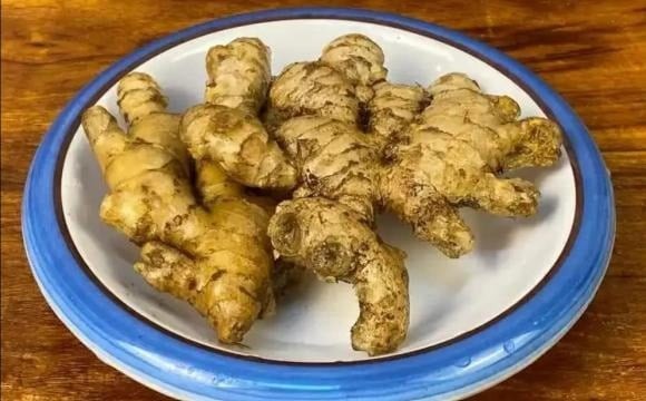 Vỏ gừng cũng chứa polyphenol và các hợp chất chống viêm, nên không hề có độc tính hay tác dụng phụ.