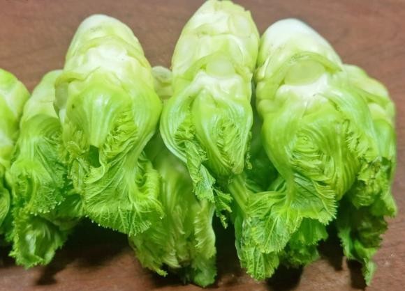 Rau mầm đá là đặc sản mùa xuân, có kết cấu giòn, vị ngọt thanh và giàu chất chống oxy hóa.