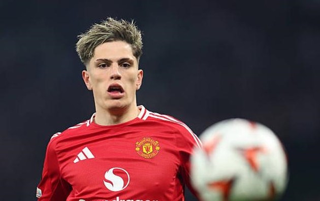 Alejandro Garnacho bỏ lỡ cơ hội ngon ăn ở trận đấu với Manchester United.