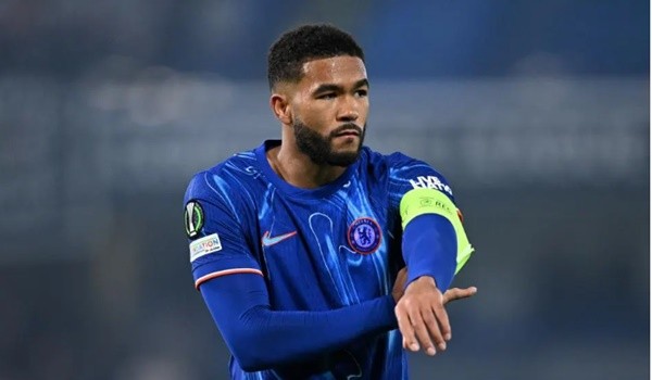 Reece James công khai chỉ trích đồng đội.