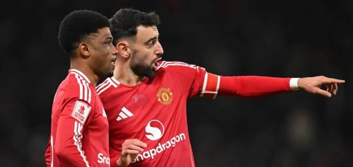 Fernandes là đội trưởng Man United.