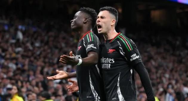 Đã 16 năm Arsenal chưa vào bán kết Champions League.