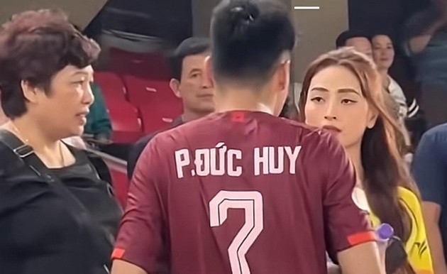 Bạn gái của Đức Huy - MC Huyền Trang Mù Tạt