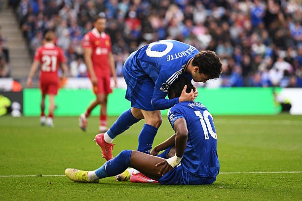 Leicester chính thức xuống hạng.