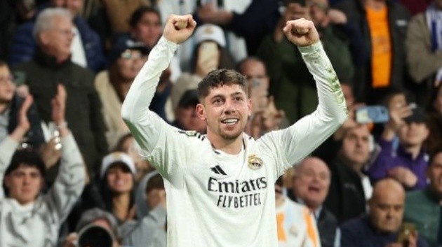 Valverde ghi bàn cho Real.