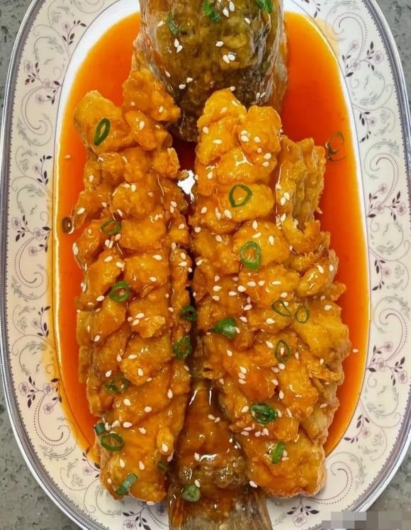 Loại cá đầu tiên là cá quýt, còn được gọi là cá uyên ương hay cá sinensis. 