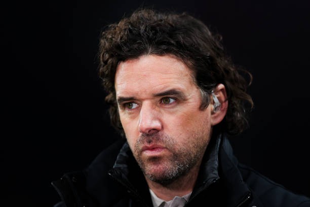 Hargreaves cảnh báo Arsenal.
