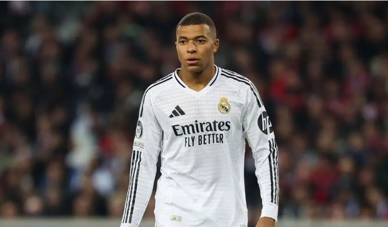 Mbappe đang có mùa giải đầu tiên với Real.