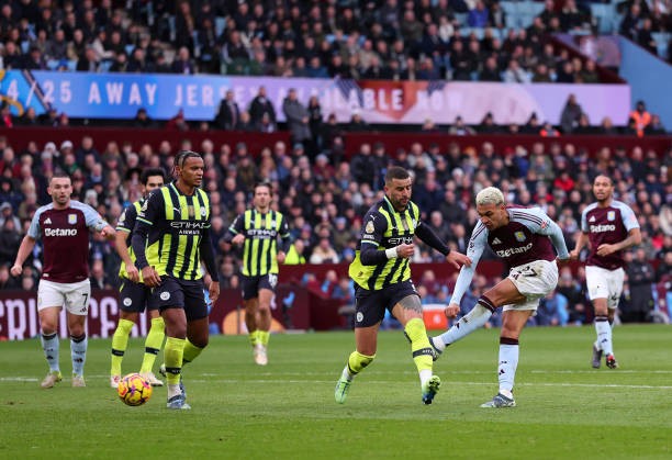 Man City và Aston Villa đều hướng đến top 4.