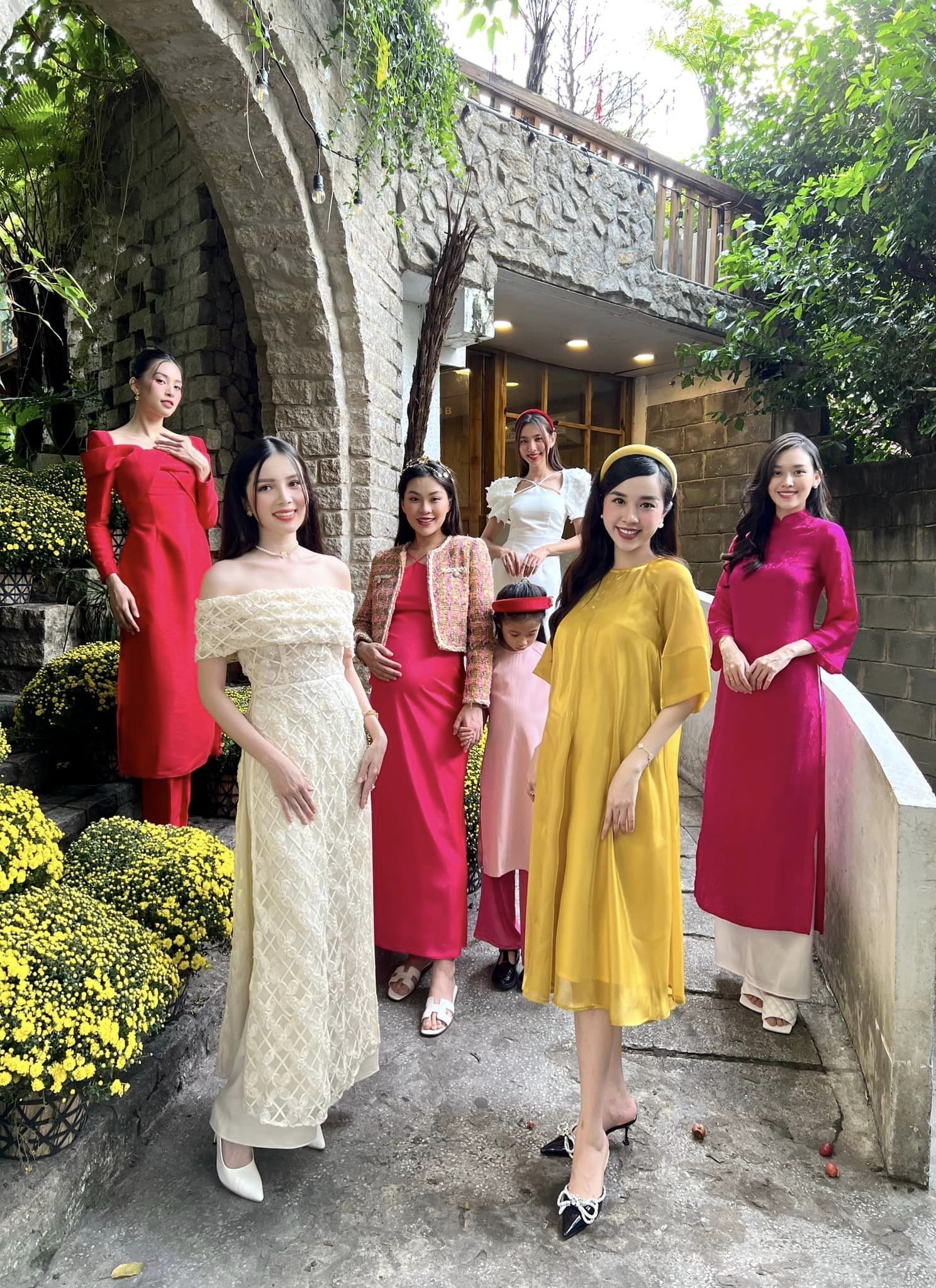 Á hậu Thúy An lần đầu khoe con gái ảnh 17