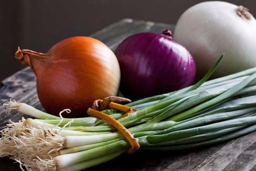 Hành, tỏi và tỏi tây là một phần của họ rau Allium, nổi bật với các hợp chất lưu huỳnh hữu cơ có tác dụng chống ung thư.