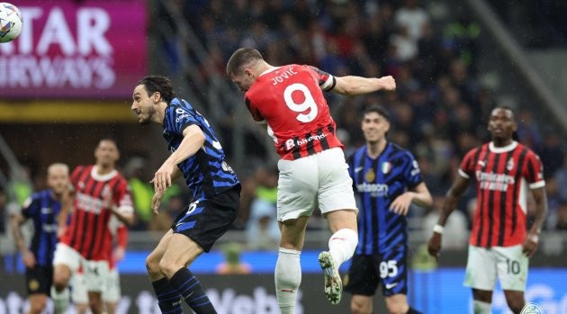 Jovic tỏa sáng đúng lúc.