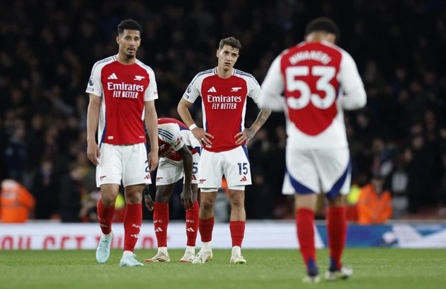 Arsenal còn tập trung vào Champions League