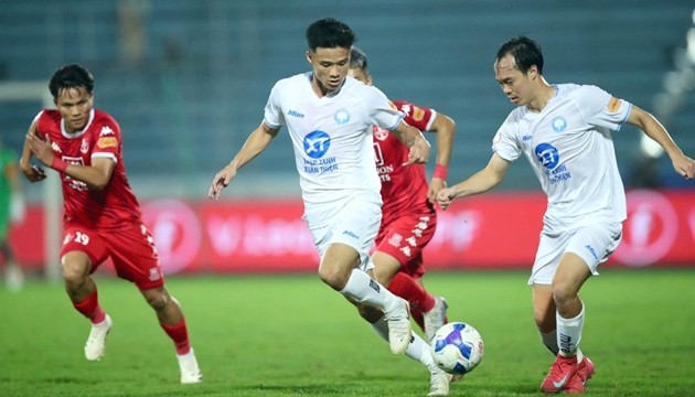 Nam Định cần sự ổn định ở giai đoạn tháng 5.