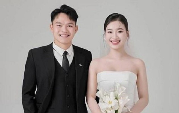 Văn Cường mới tổ chức ăn hỏi.