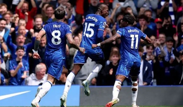Jackson tỏa sáng giúp Chelsea giành chiến thắng.