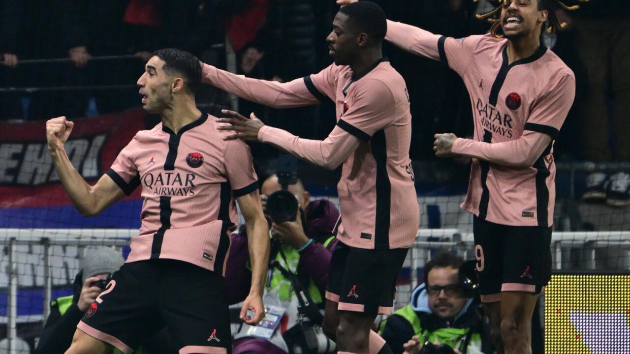 Jamie Carragher đánh giá cao sức mạnh của PSG.
